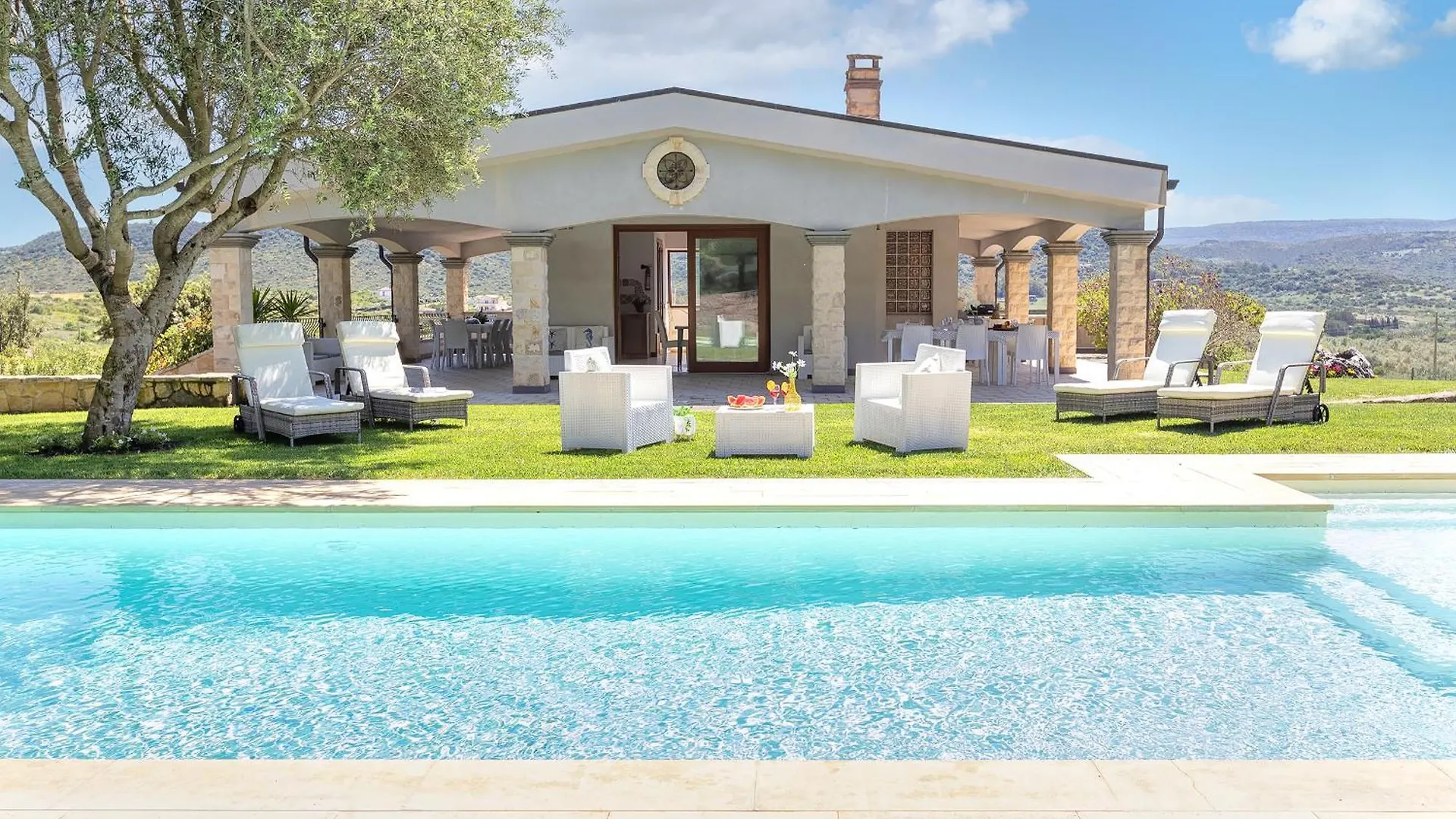 Villa Janas Luxury Villa Surrounded By Large Park, Swimming Pool, Parking And Wifi Alghero