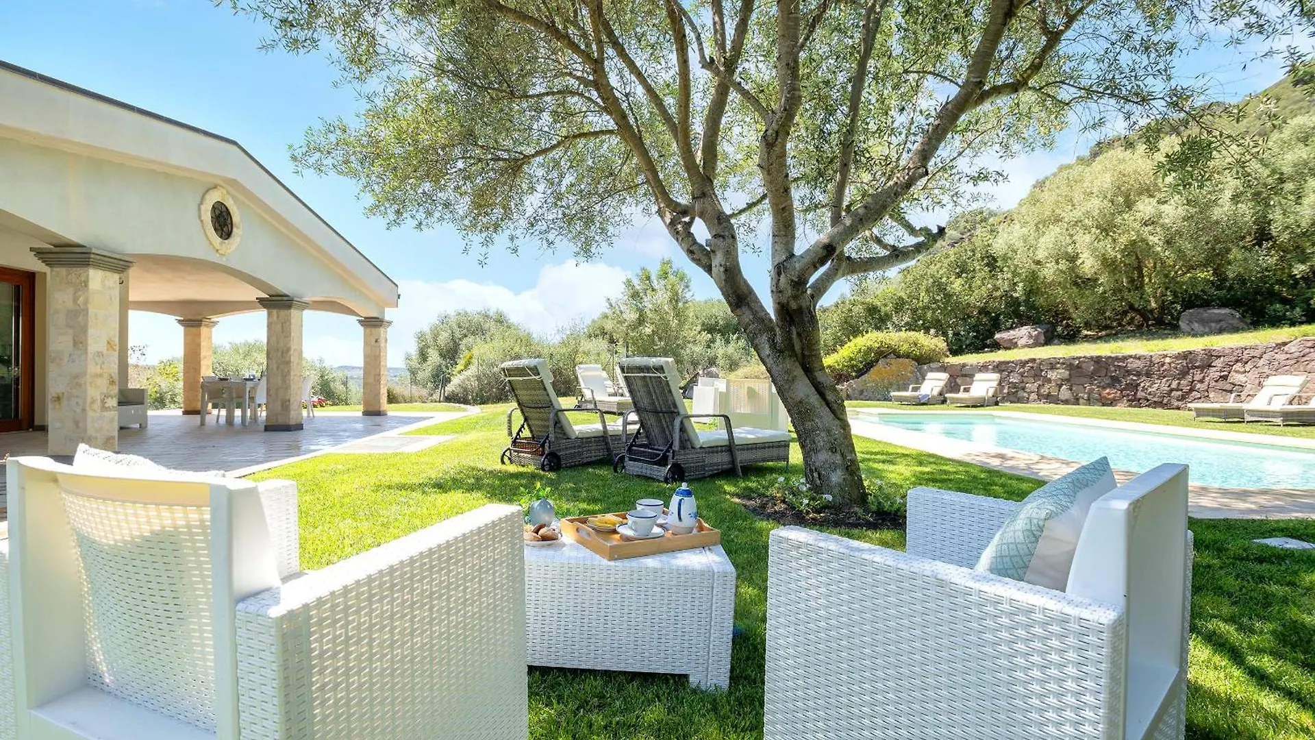Villa Janas Luxury Villa Surrounded By Large Park, Swimming Pool, Parking And Wifi Alghero