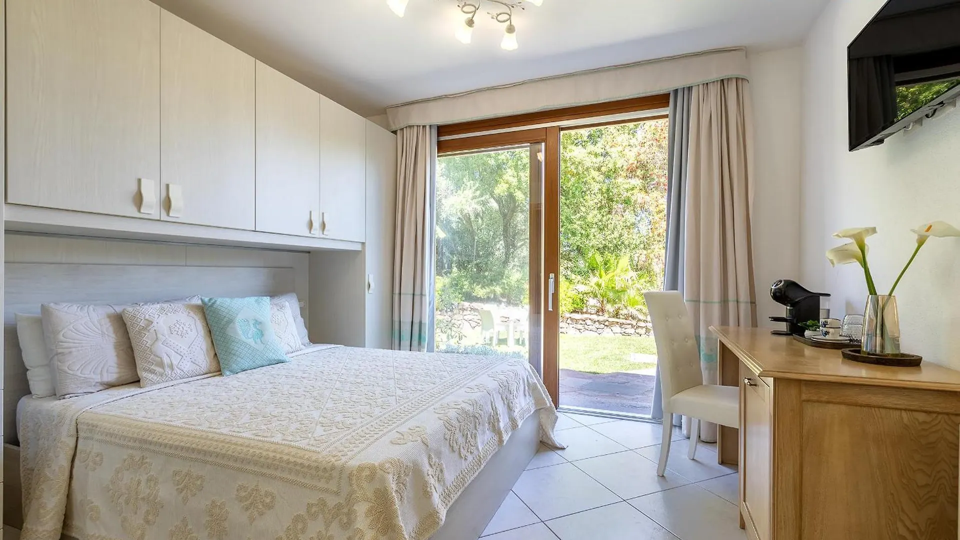 Villa Janas Luxury Villa Surrounded By Large Park, Swimming Pool, Parking And Wifi Alghero
